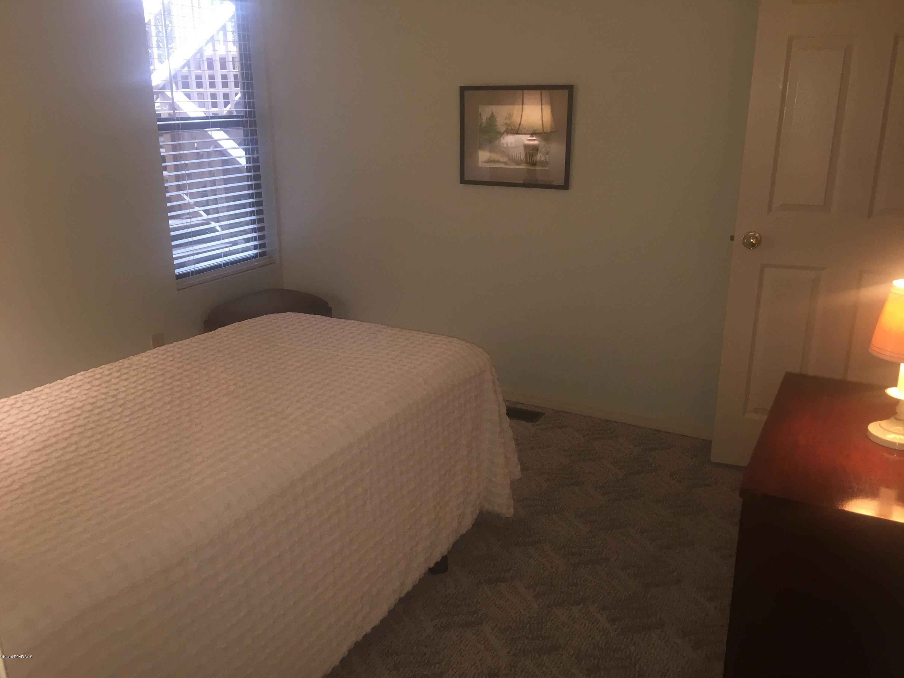 901 Old Stage Road, Unit 6D Prescott, AZ 86303 - Photo 17 of 33 Guest Bedroom