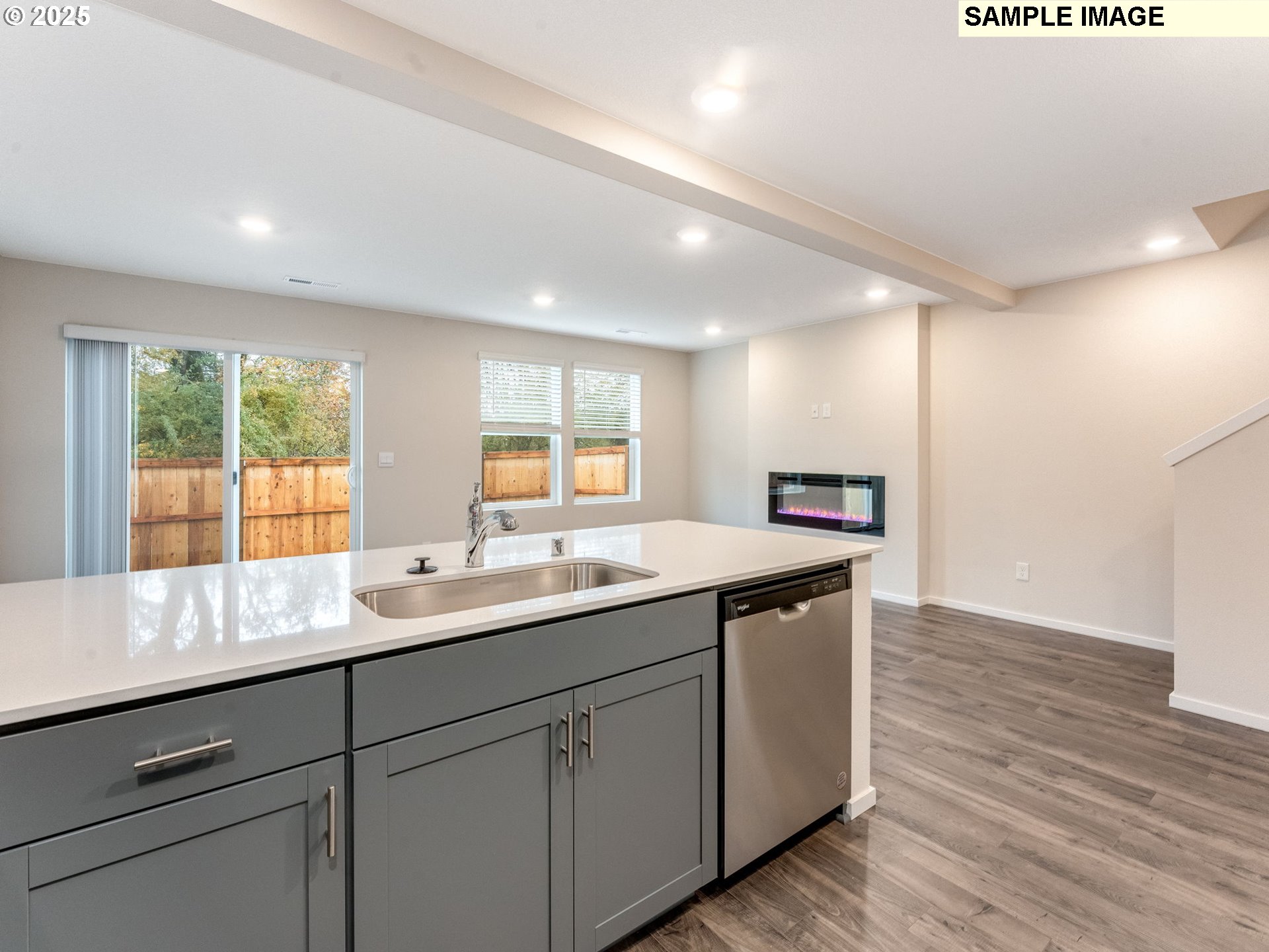 10320 Northeast 46th Street Vancouver, WA 98682 - Photo 6 of 34 Living Room