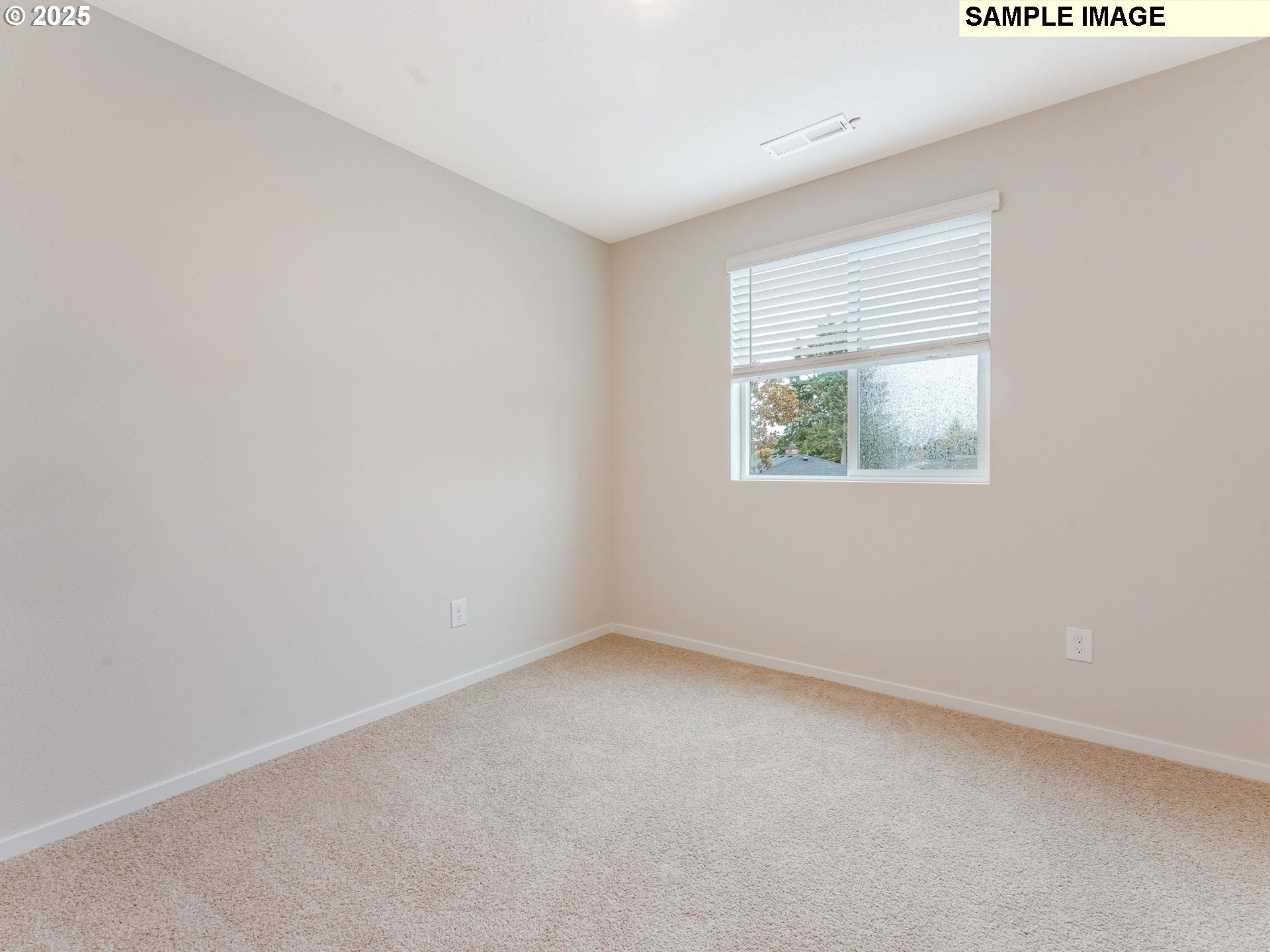 10320 Northeast 46th Street Vancouver, WA 98682 - Photo 7 of 34 Living Room