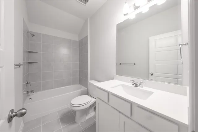 an empty room with an entryway