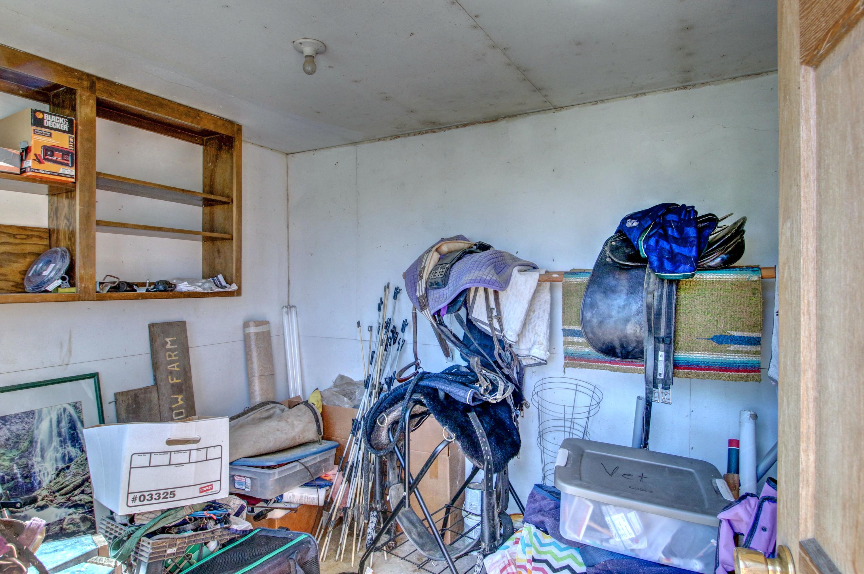3055 Burrell Road Medford, OR 97501 - Photo 32 of 45 tackroom