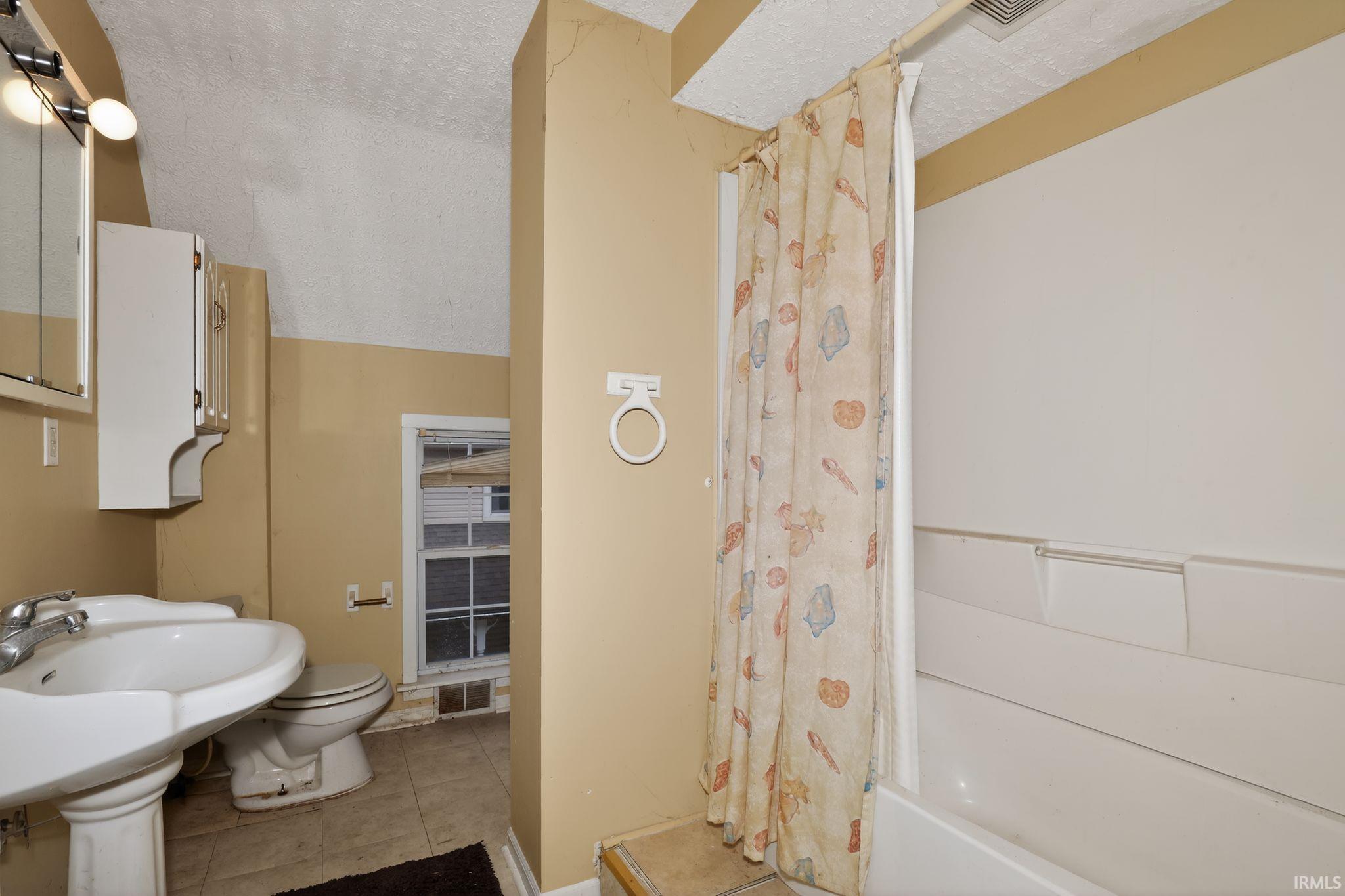 468 East 5th Street Peru, IN 46970 - Photo 6 of 16