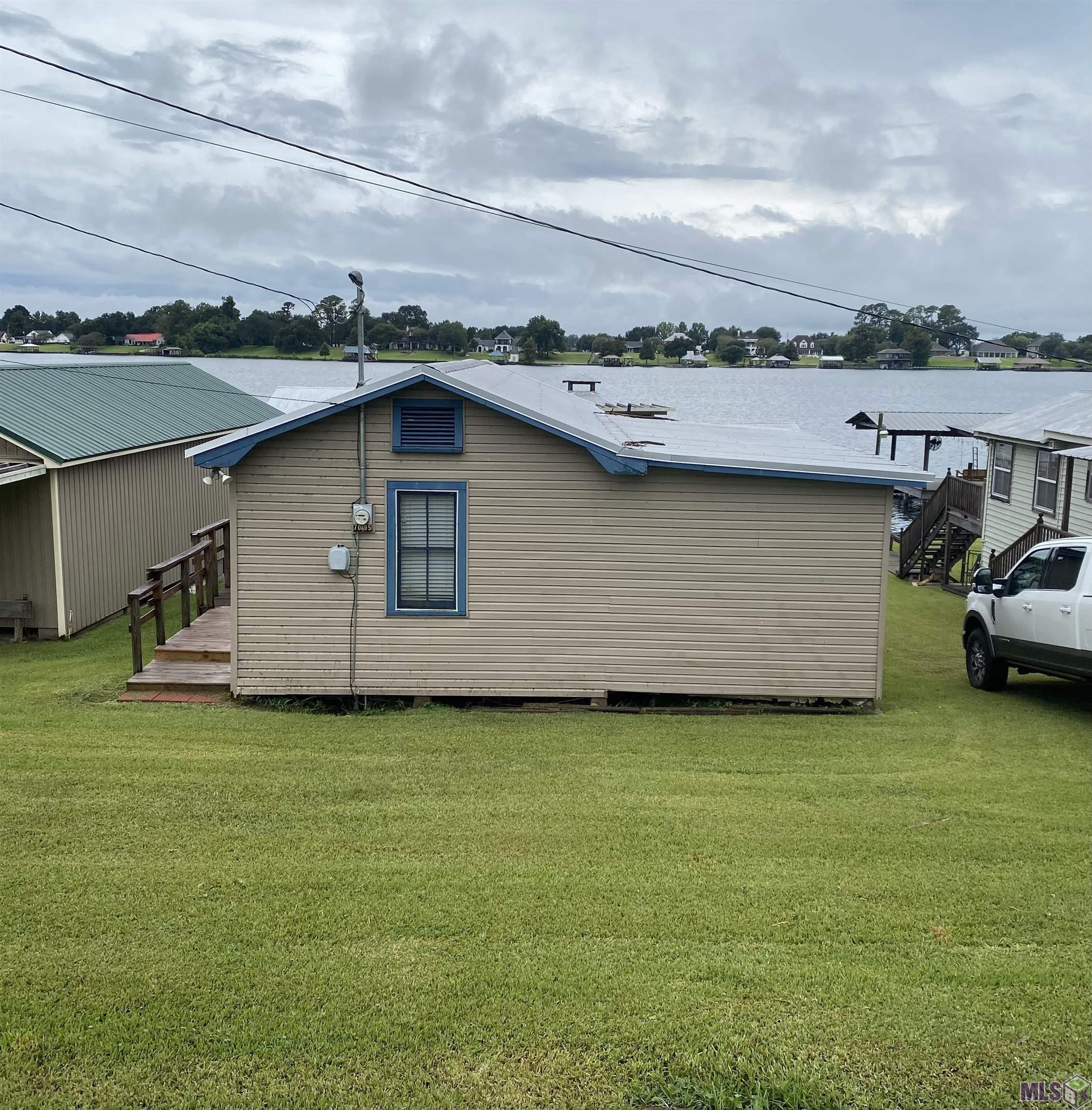 7095 Island Road Jarreau, LA 70749 - Photo 2 of 16