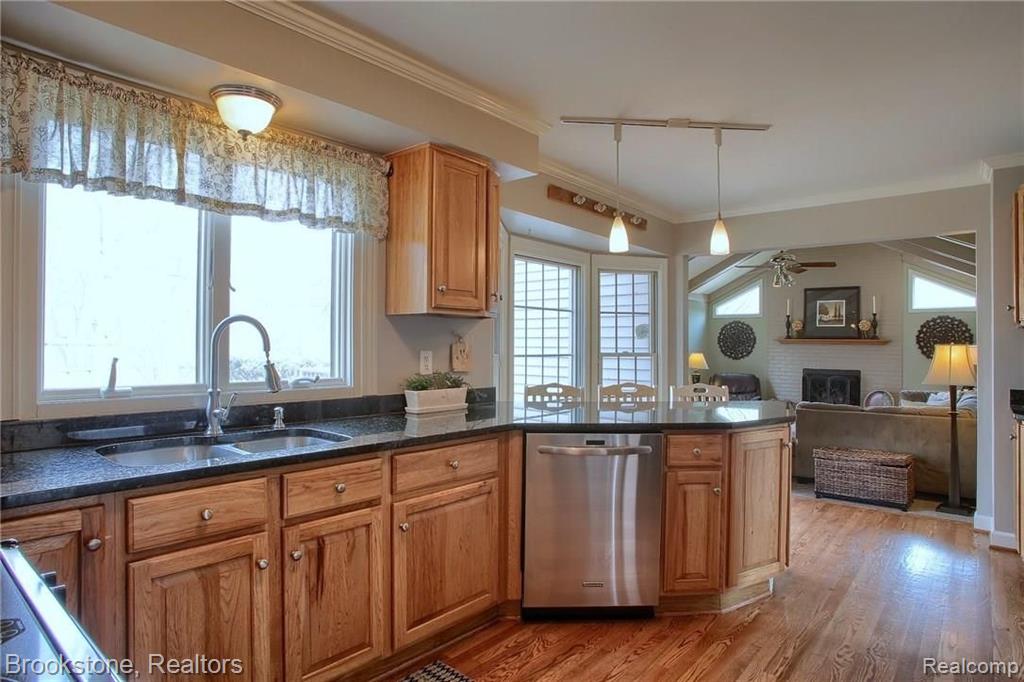 854 Ravine Terrace Drive Rochester Hills, MI 48307 - Photo 7 of 29