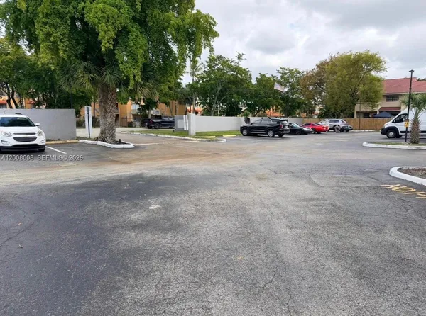 $2,300 | 18000 Northwest 68th Avenue, Unit 101A, Hialeah, FL 33015