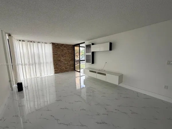 $2,300 | 18000 Northwest 68th Avenue, Unit 101A, Hialeah, FL 33015