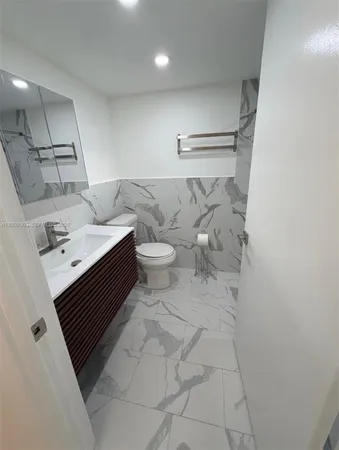 $2,300 | 18000 Northwest 68th Avenue, Unit 101A, Hialeah, FL 33015