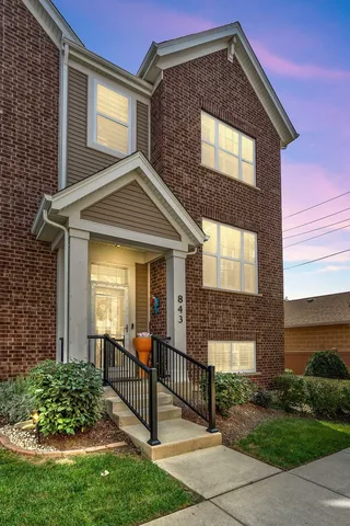 $489,900 | 843 Lexington Circle East, Des Plaines, IL 60016