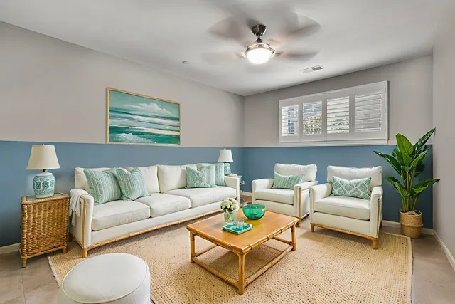 $489,900 | 843 Lexington Circle East, Des Plaines, IL 60016