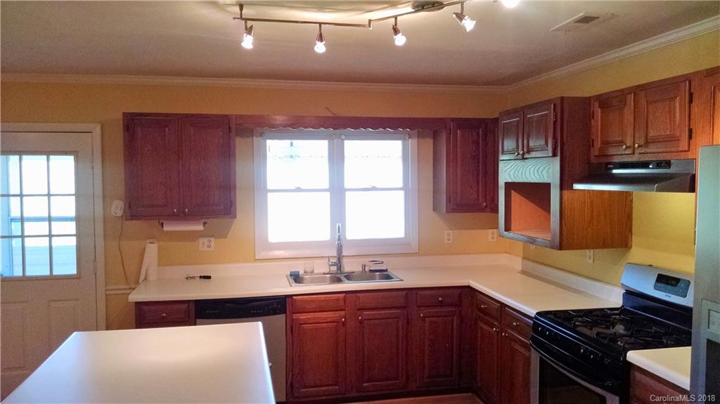 1406 Crawford Road Waynesville, NC 28785 - Photo 14 of 28 Gallery Image 14