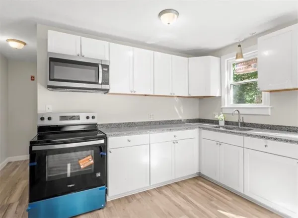 $2,100 | 80 Summit Street, Unit 1, Woonsocket, RI 02895