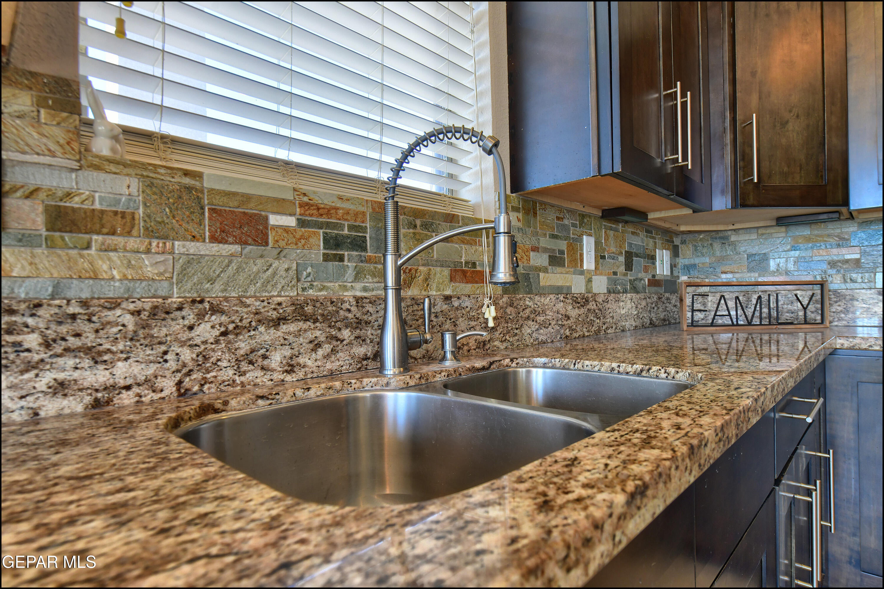 401 Ana Way, Unit B El Paso, TX 79912 - Photo 13 of 54 a view of a kitchen counter top space