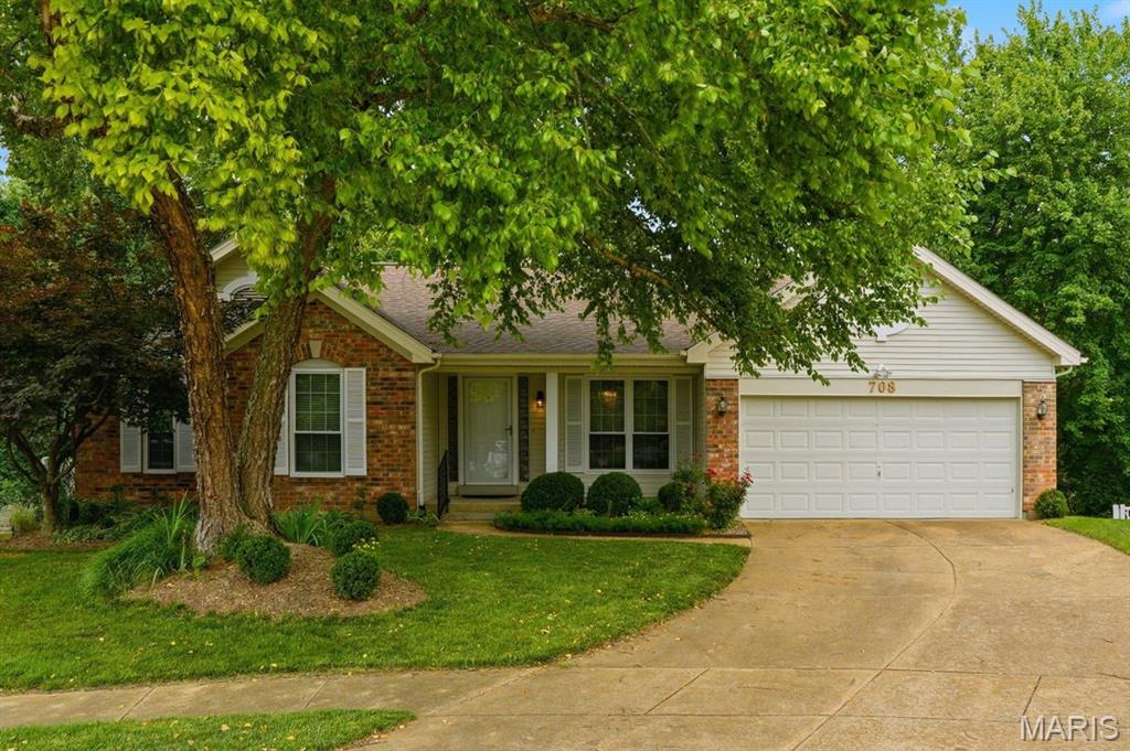 708 Arbor Crest Way Ballwin, MO 63021 - Photo 2 of 34