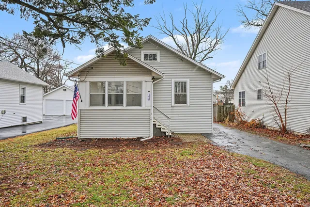 $249,900 | 143 East Division Street, Villa Park, IL 60181