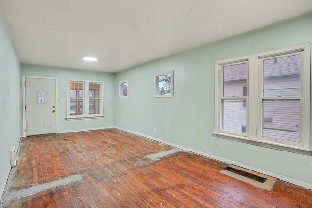 $249,900 | 143 East Division Street, Villa Park, IL 60181