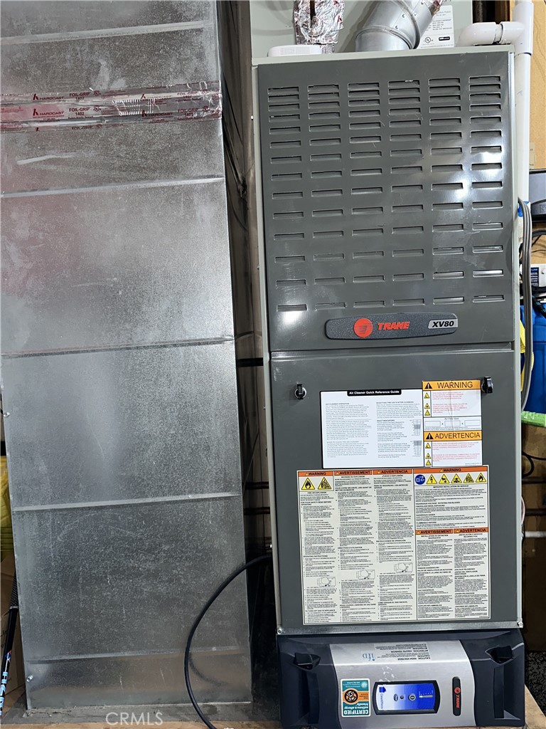 13191 Honeybee Street Moorpark, CA 93021 - Photo 23 of 27 a bathroom with a shower