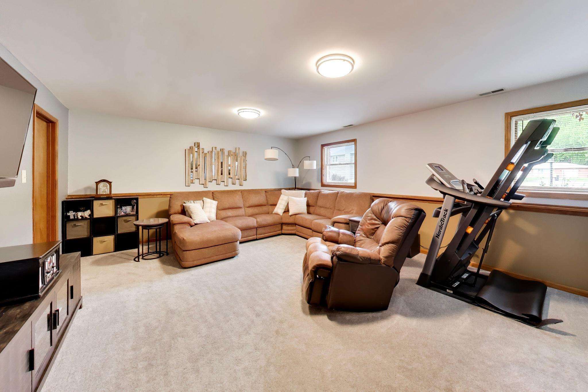 6615 Spruce Street Portage, IN 46368 - Photo 11 of 17 2048x1366