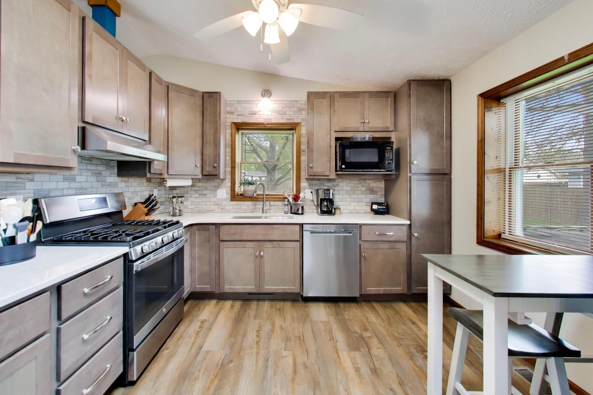 6615 Spruce Street Portage, IN 46368 - Photo 5 of 17 2048x1365