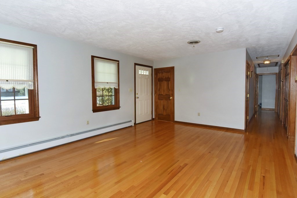 17 Charina Road Northborough, MA 01532 - Photo 8 of 30 Gallery Image 8