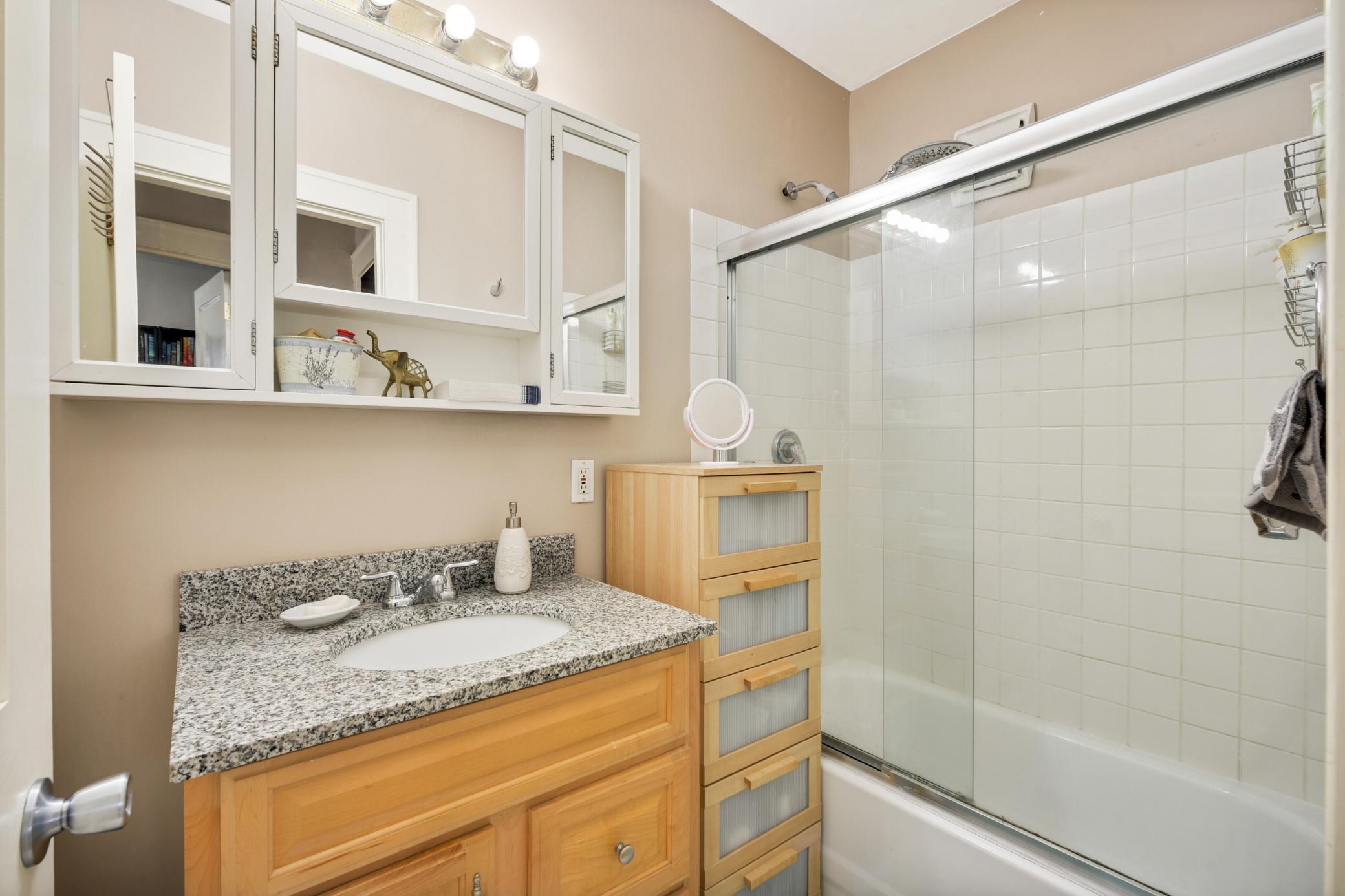 1828 Clinton Avenue, Unit 3 Minneapolis, MN 55404 - Photo 20 of 29