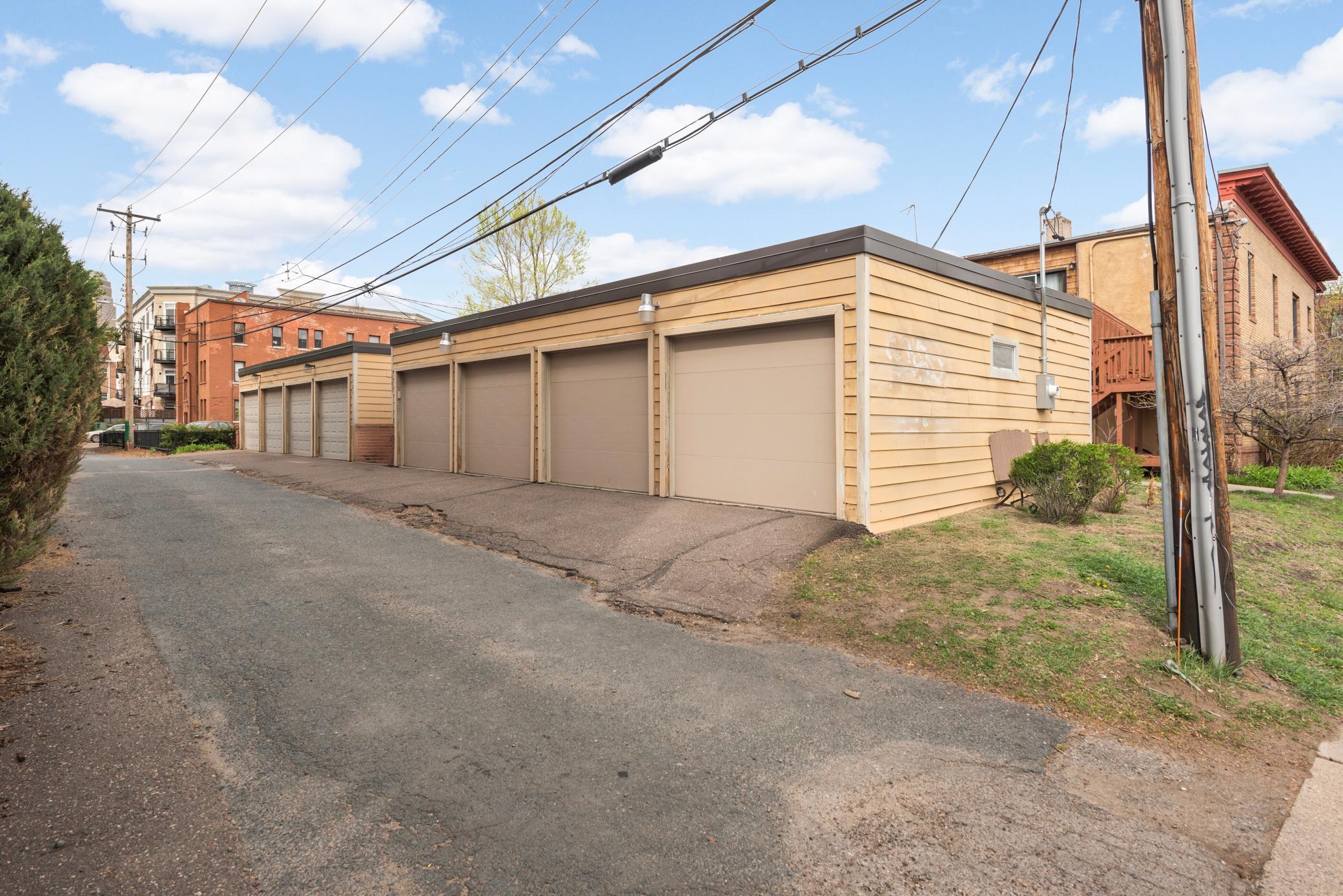 1828 Clinton Avenue, Unit 3 Minneapolis, MN 55404 - Photo 26 of 29