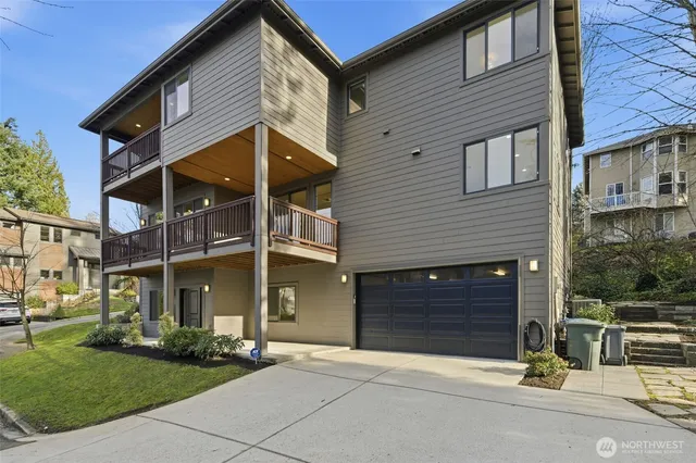 $2,270,000 | 11087 Southeast 62nd Place, Bellevue, WA 98006
