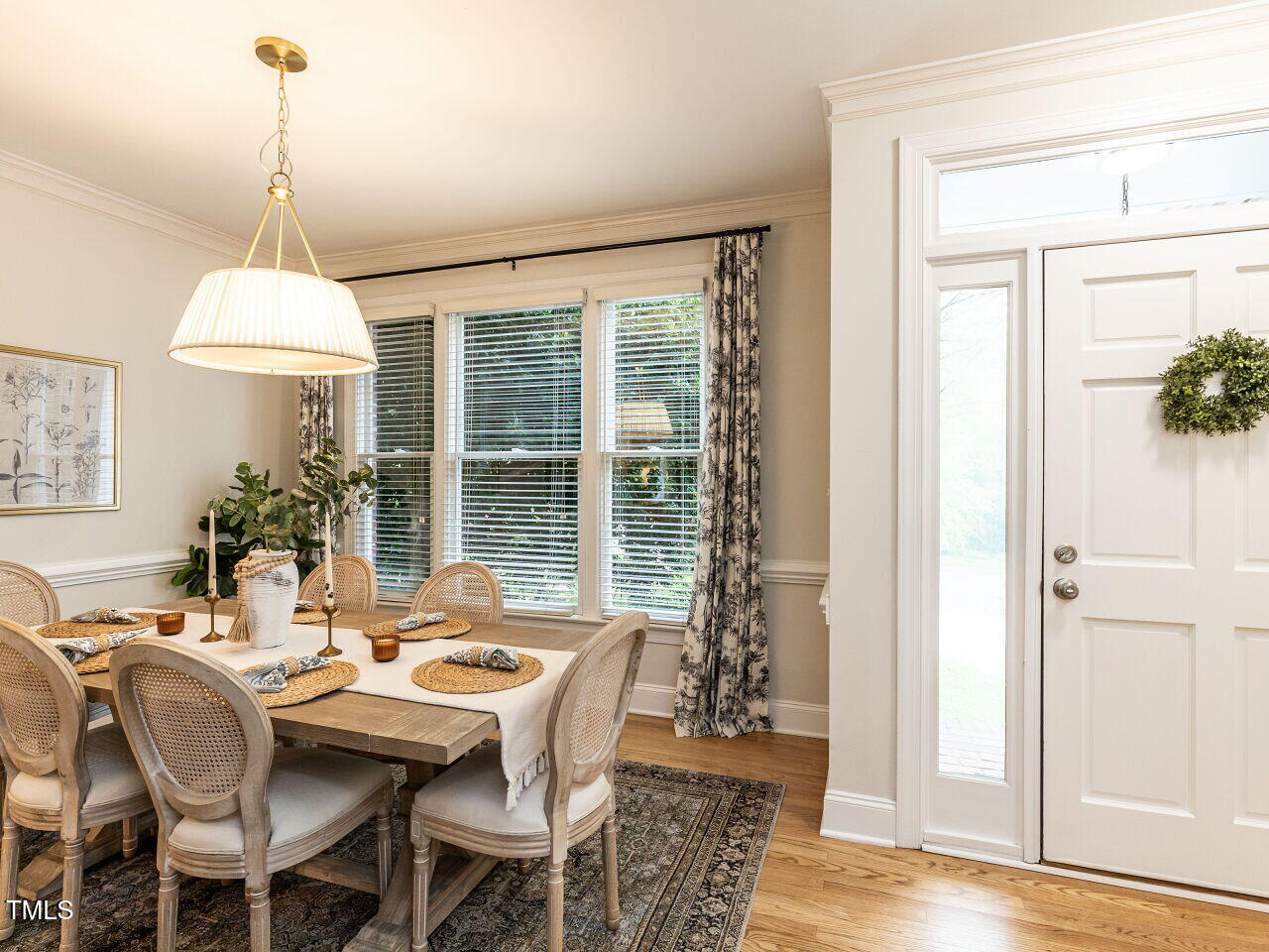6909 Clear Sailing Lane Raleigh, NC 27615 - Photo 5 of 33 006-1280x960-foyer-dining