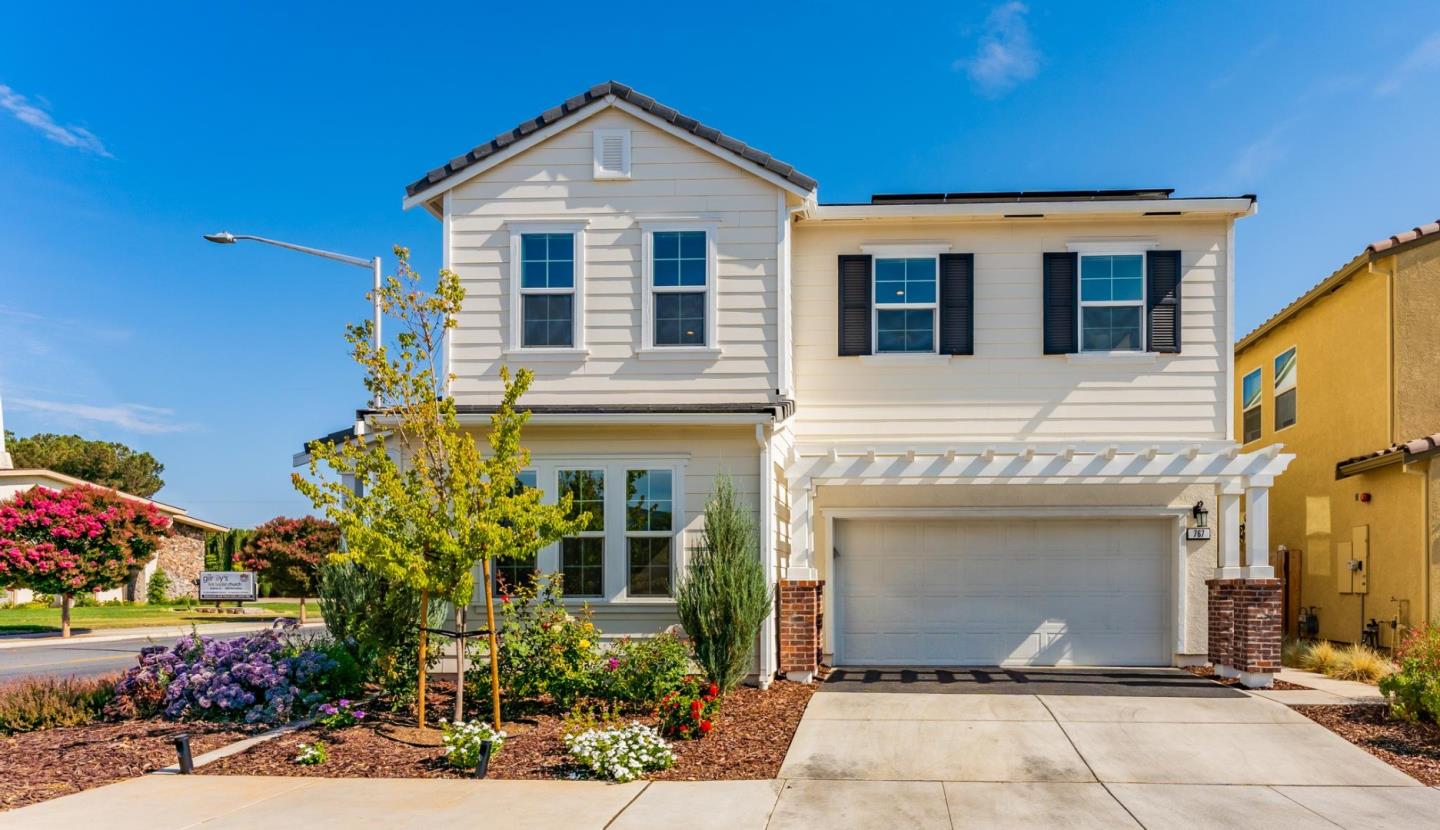 767 Sullivan Way Gilroy, CA 95020 - Photo 2 of 37 a view of a house with a yard