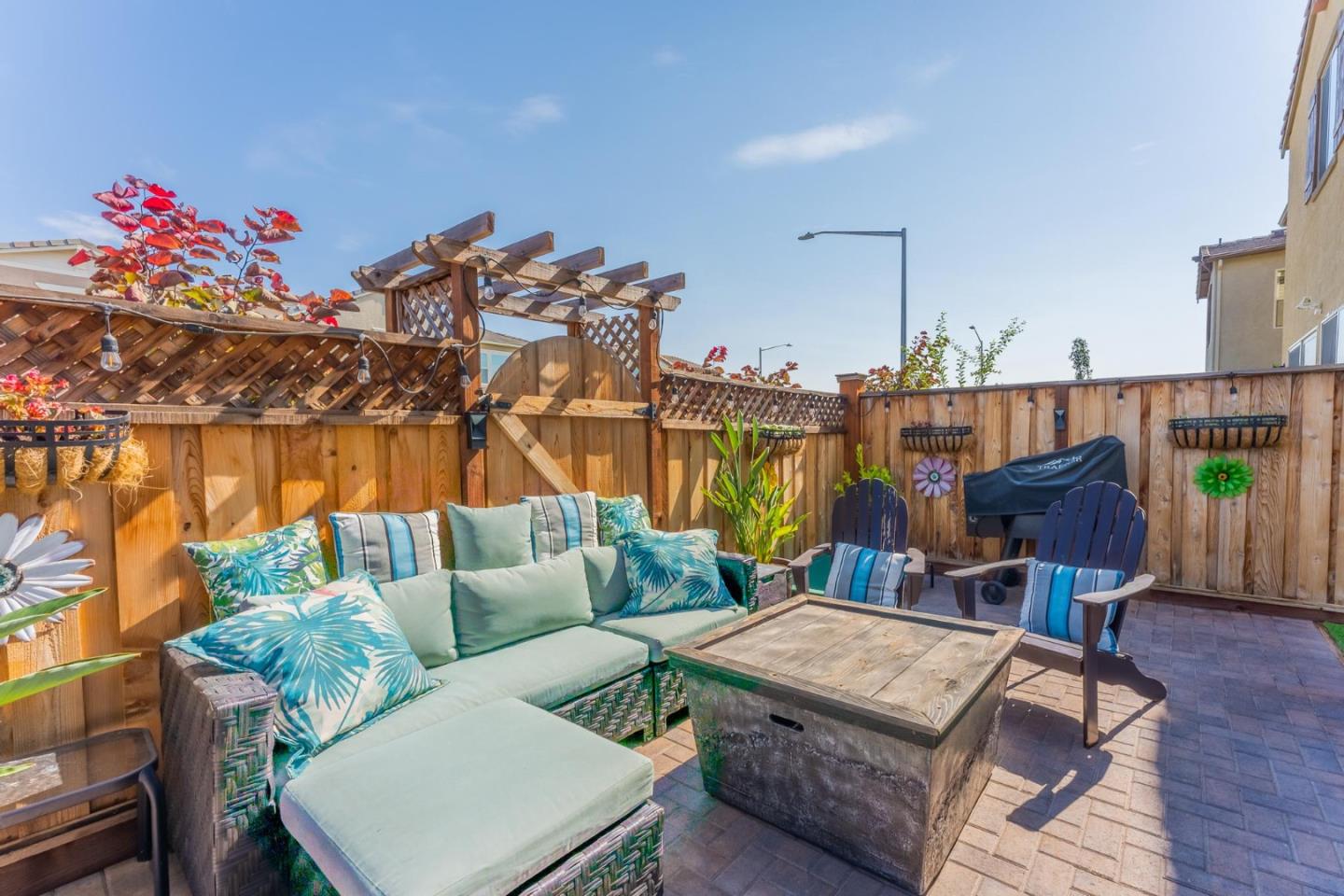 767 Sullivan Way Gilroy, CA 95020 - Photo 25 of 37 a roof deck with couch and wooden floor