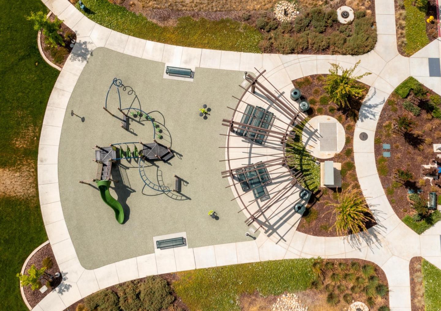 767 Sullivan Way Gilroy, CA 95020 - Photo 29 of 37 a bathroom with a sink and mirror