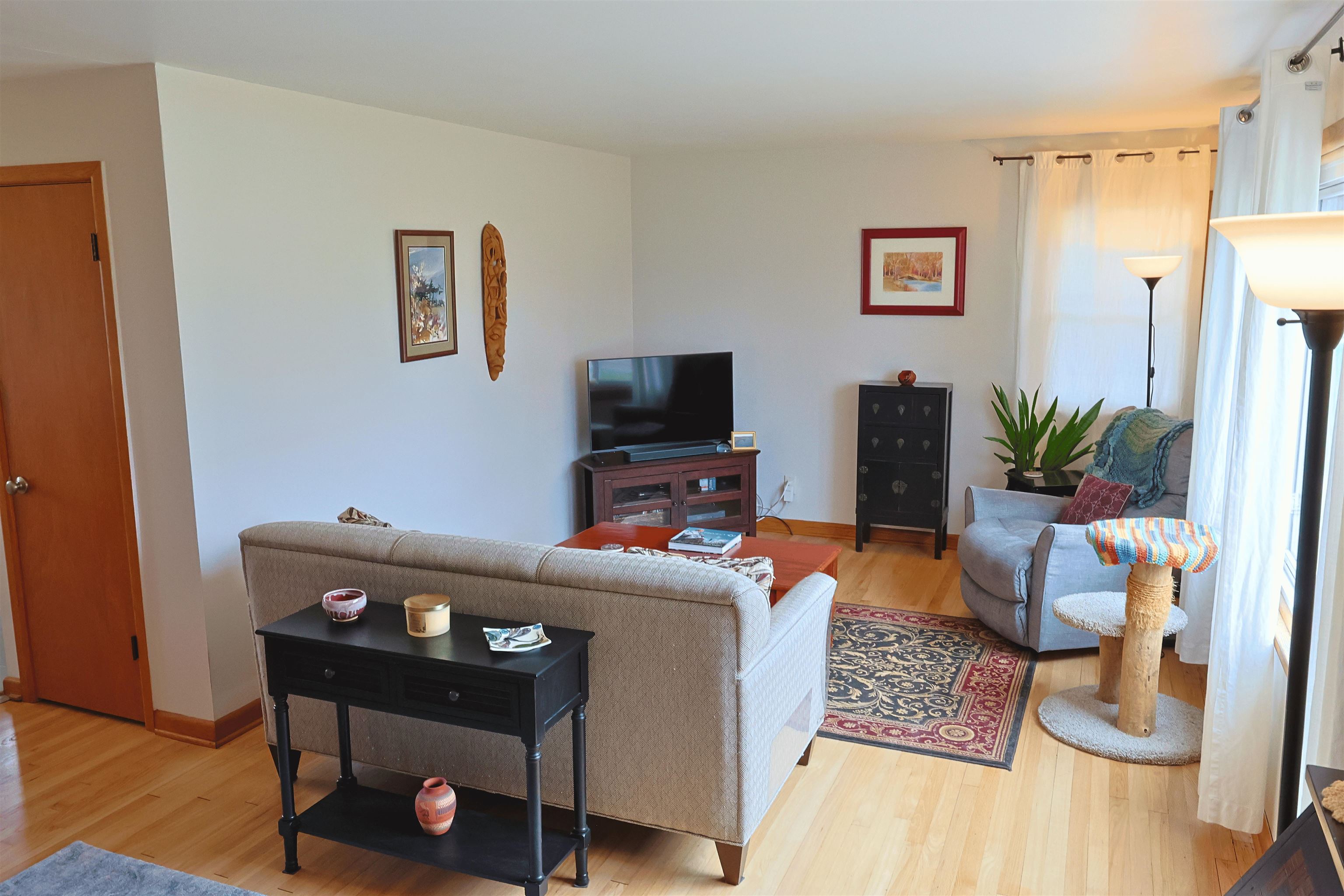 402 Frost Woods Road Monona, WI 53716 - Photo 4 of 24