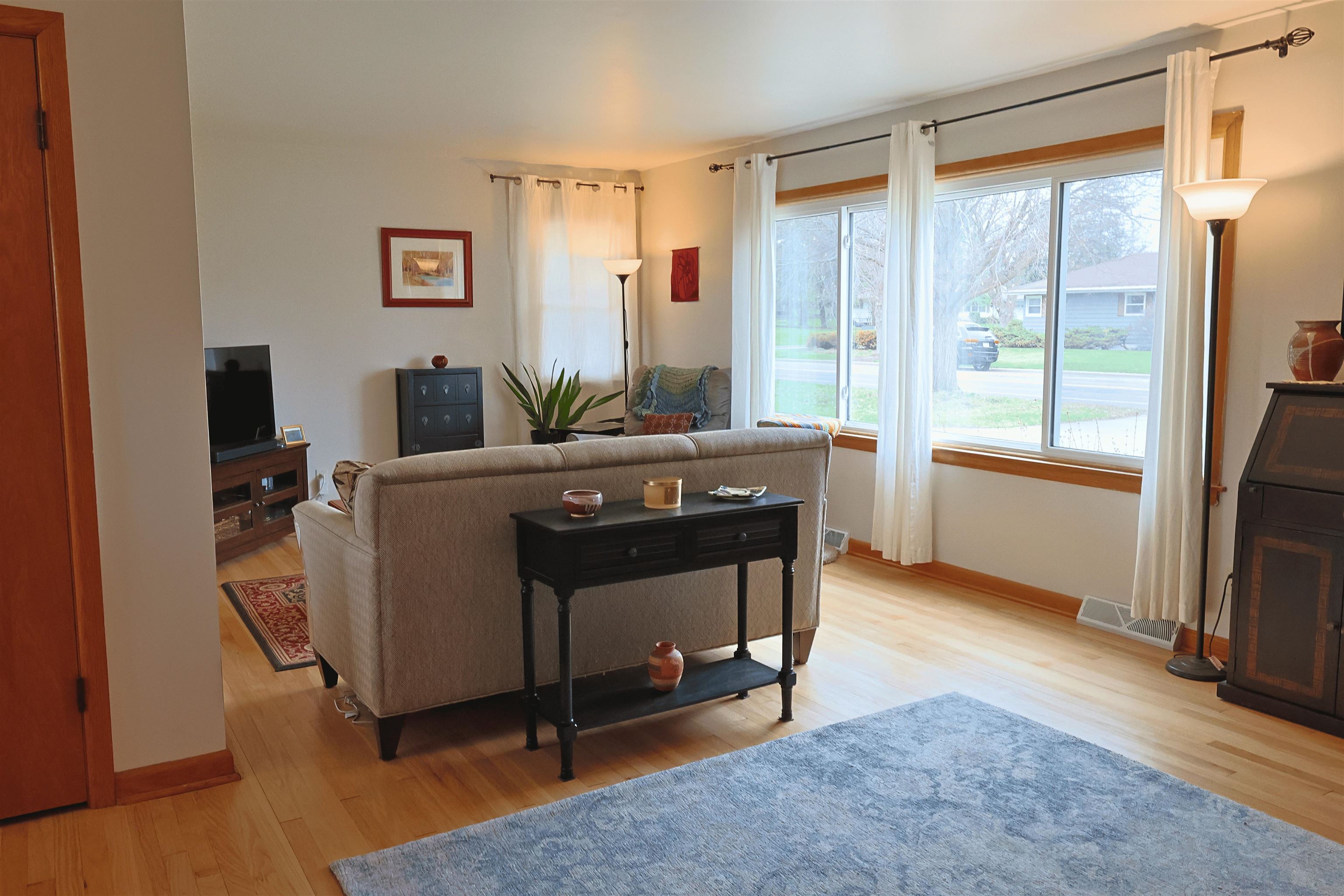 402 Frost Woods Road Monona, WI 53716 - Photo 6 of 24