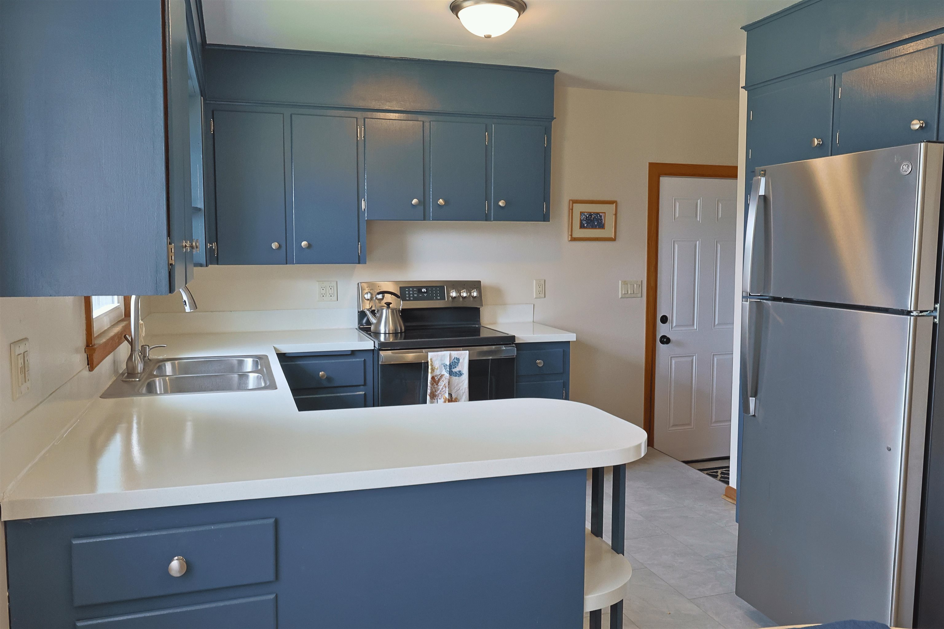 402 Frost Woods Road Monona, WI 53716 - Photo 8 of 24