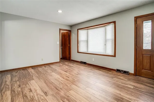 $267,500 | 4005 South Coachman Drive, Independence, MO 64055