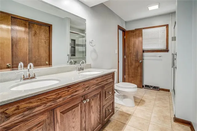 $267,500 | 4005 South Coachman Drive, Independence, MO 64055