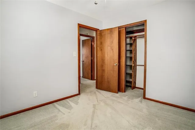 $267,500 | 4005 South Coachman Drive, Independence, MO 64055