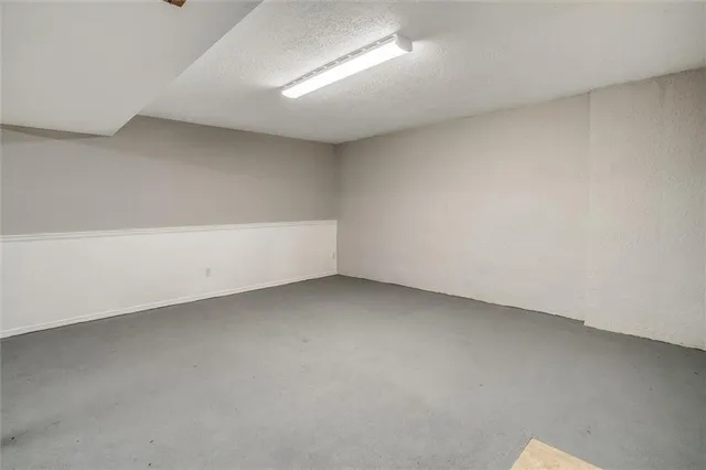 $267,500 | 4005 South Coachman Drive, Independence, MO 64055