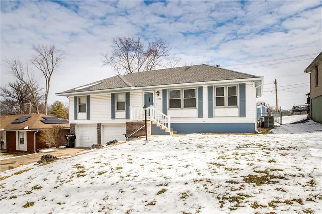 $267,500 | 4005 South Coachman Drive, Independence, MO 64055