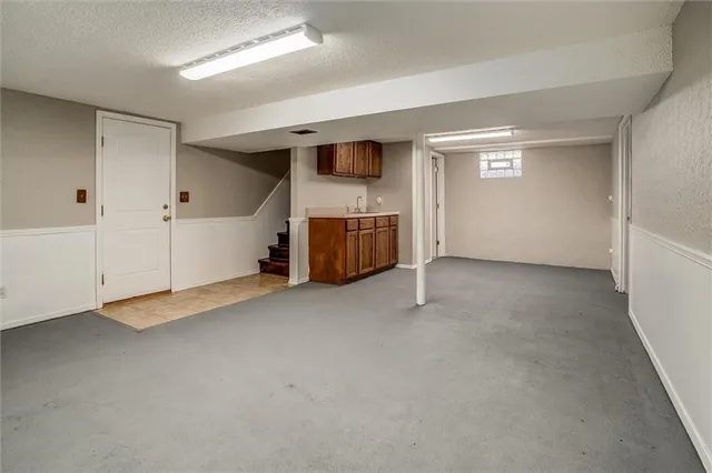 $267,500 | 4005 South Coachman Drive, Independence, MO 64055