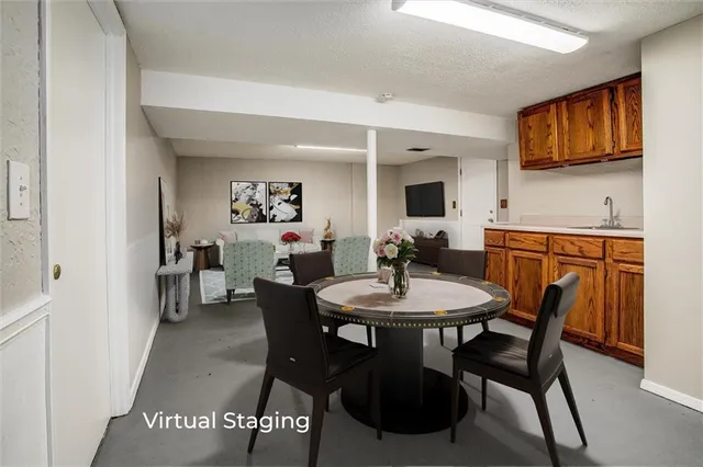 $267,500 | 4005 South Coachman Drive, Independence, MO 64055