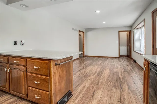 $267,500 | 4005 South Coachman Drive, Independence, MO 64055