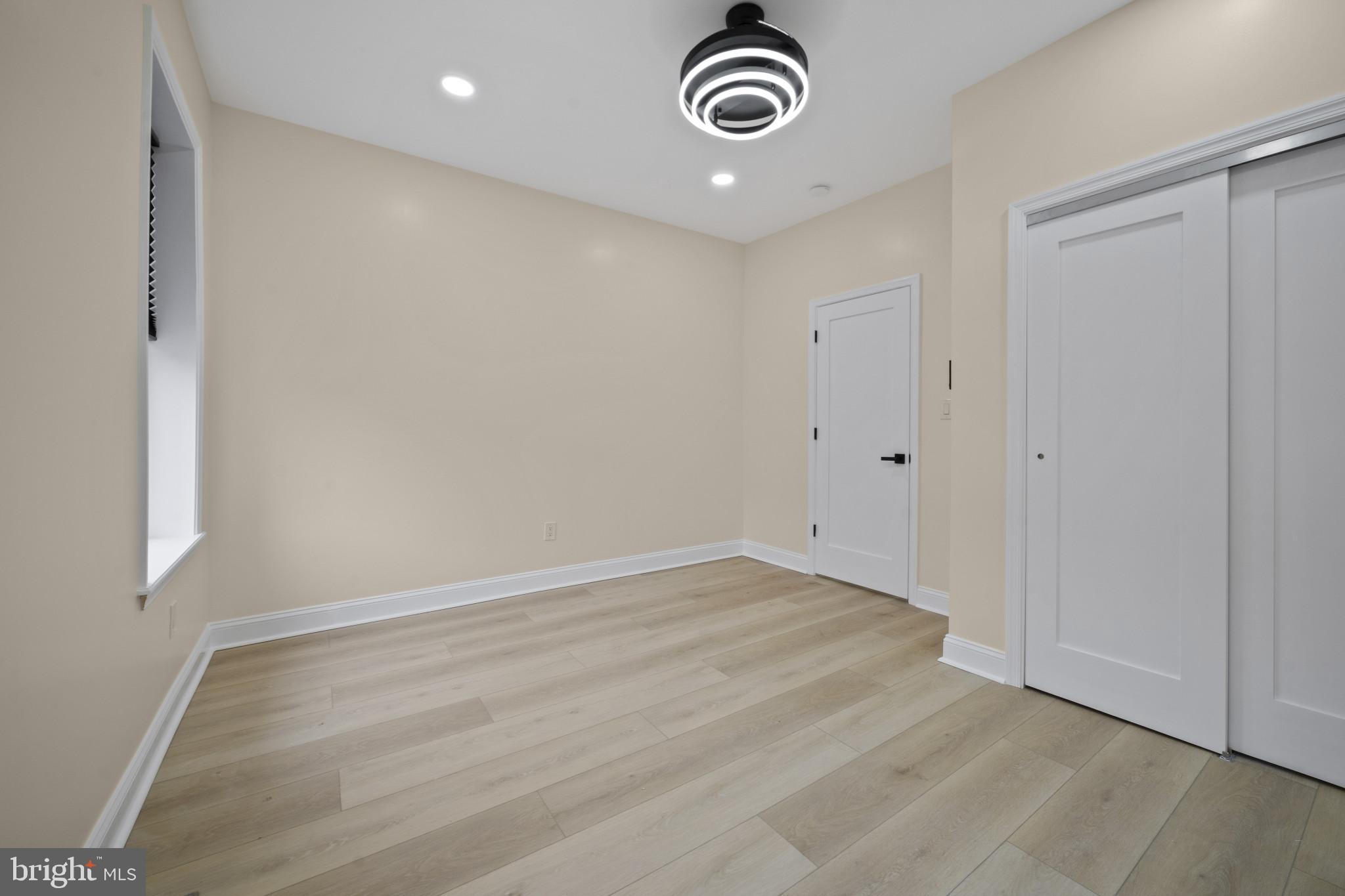 1813 Dudley Street Philadelphia, PA 19145 - Photo 12 of 20 Awesome personal main bedroom