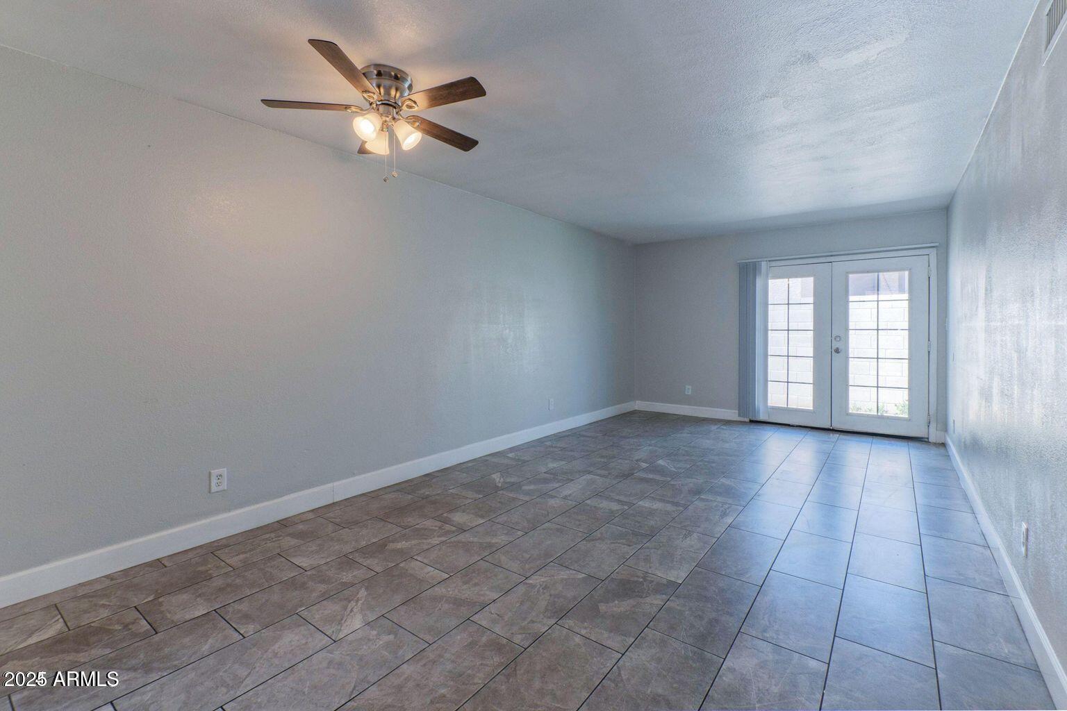 936 West Mountain View Road, Unit 6 Phoenix, AZ 85021 - Photo 2 of 12 20240522180641922552000000-o (1)