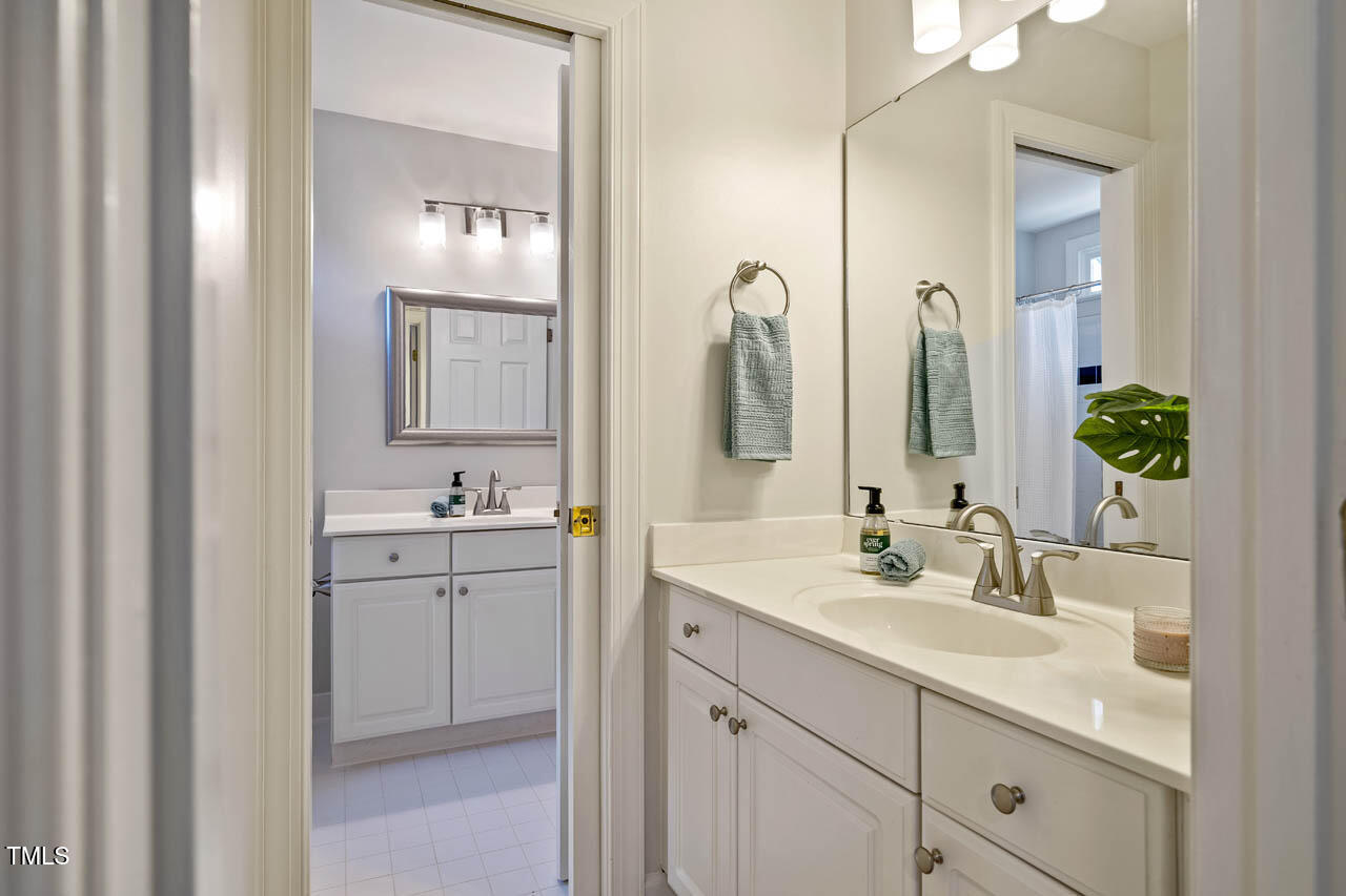 5205 Coffee Tree Drive Raleigh, NC 27613 - Photo 30 of 51 2505CoffeeTreeLn-027