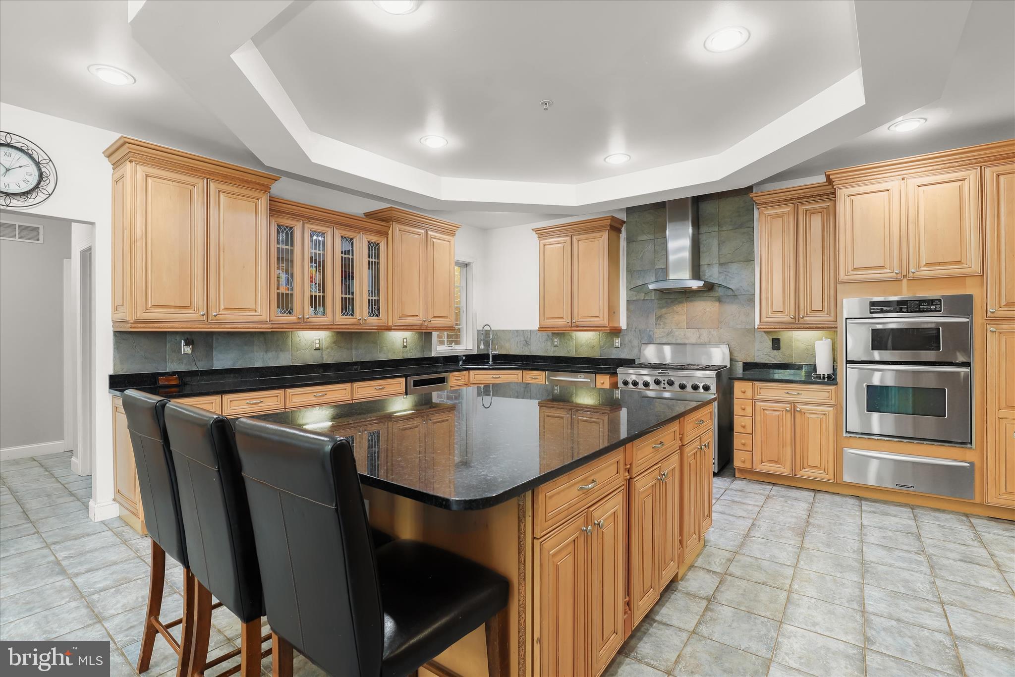 5530 Jim Pickett Road Sykesville, MD 21784 - Photo 20 of 76 Oversized island breakfast bar