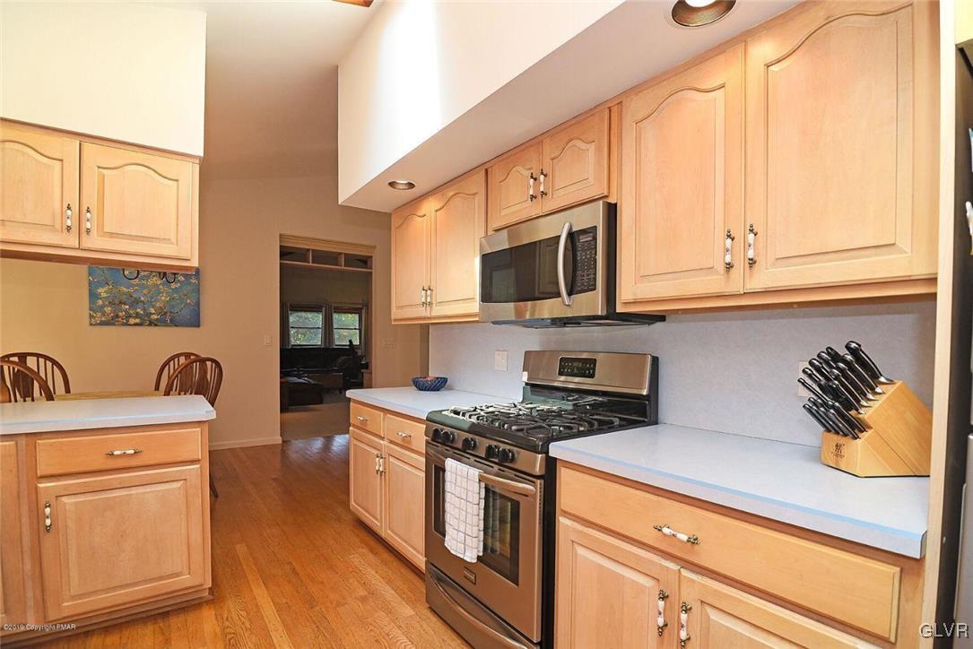 852 Fawn View Road Brodheadsville, PA 18322 - Photo 15 of 50 Kitchen