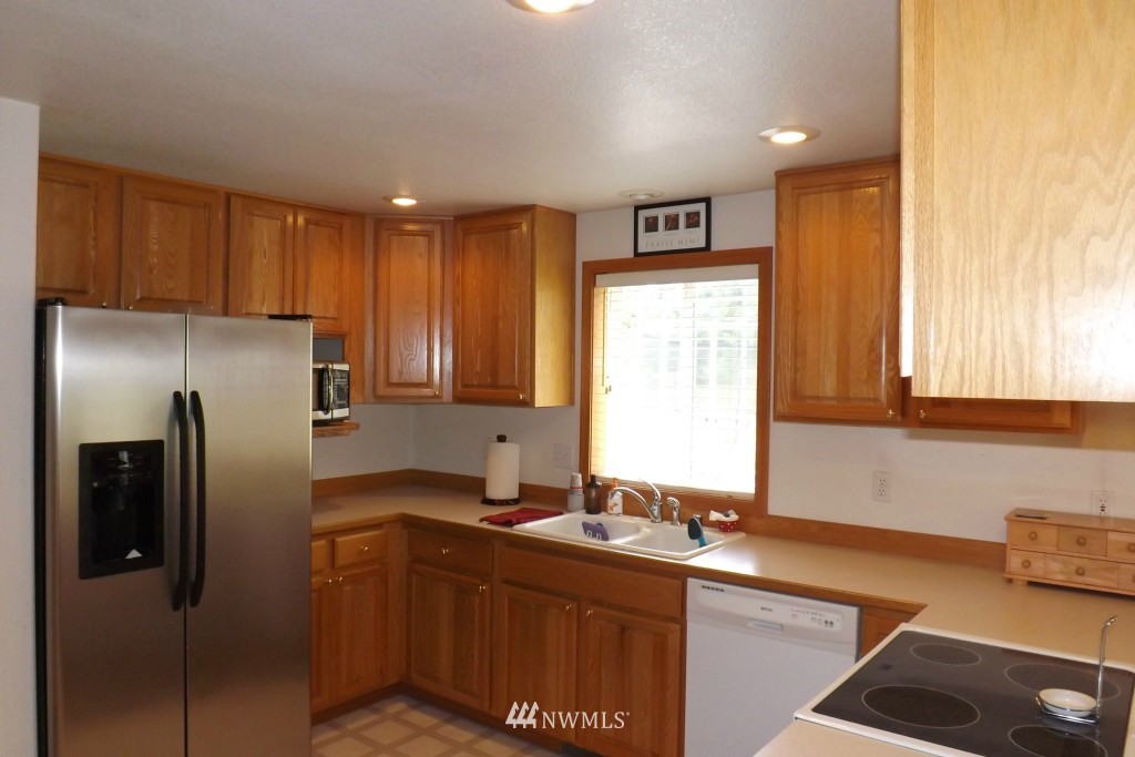 7147 Johnson Point Road Northeast Olympia, WA 98516 - Photo 4 of 15 Gallery Image 4