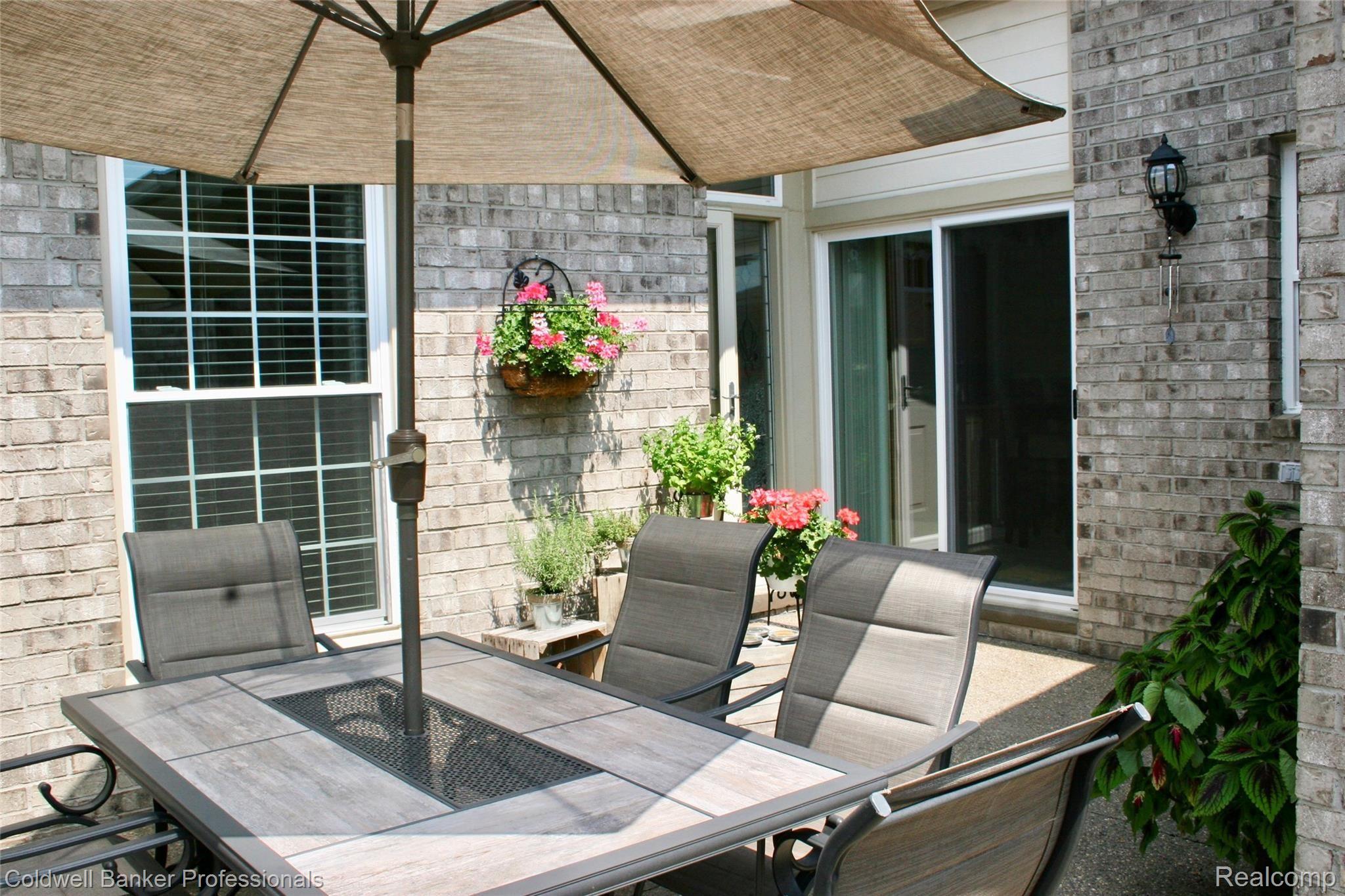 18347 Pleasant Valley Drive Macomb, MI 48044 - Photo 7 of 55 fullsizeoutput_547.jpeg