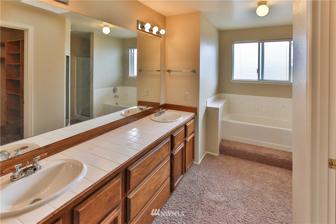 11932 Northeast 168th Street Bothell, WA 98011 - Photo 14 of 24 Gallery Image 14