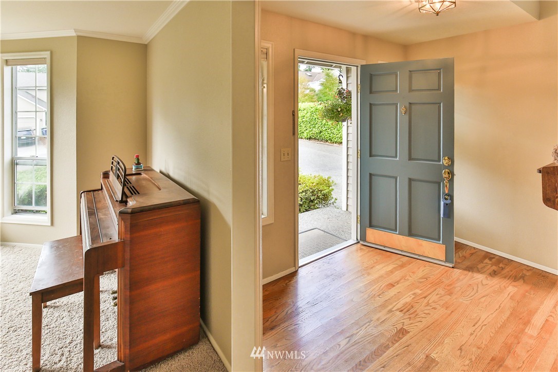 11932 Northeast 168th Street Bothell, WA 98011 - Photo 3 of 24 Gallery Image 3